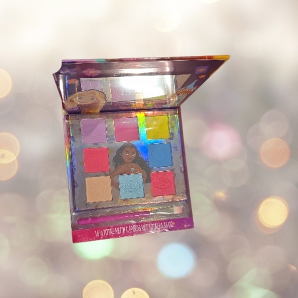 Disney Princess Shimmer Eyeshadow Palettes with Mirror - Picture 2 of 5